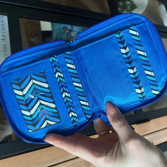 NWOT VERA BRADLEY mini wallet BLACK BLUE & WHITE BLUE BAYOU 4.5"X5” y2k - Picture 3 of 4